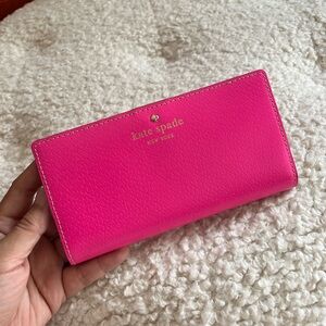 NWT—— Kate Spade Stacy envelope Wallet in leather bgnvillea